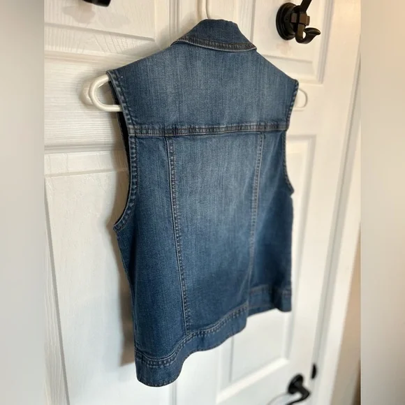 Jean Vest - Picture 10 of 14